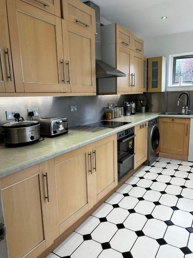 Отель Don'T Wake Me Up. South London. Sleeps 6 Экстерьер фото
